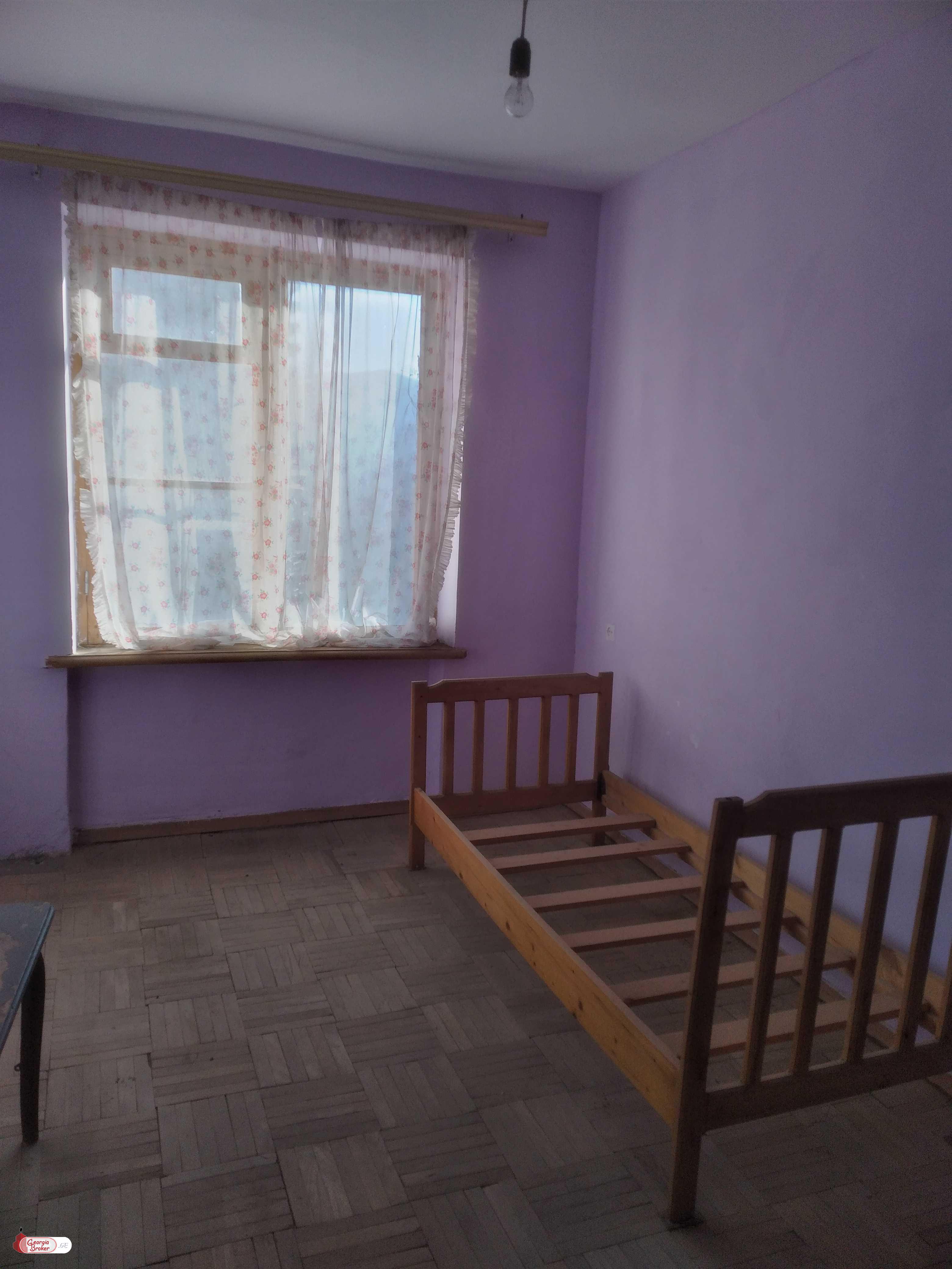 იყიდება სარემონტო 3 ოთახიანი ბინა