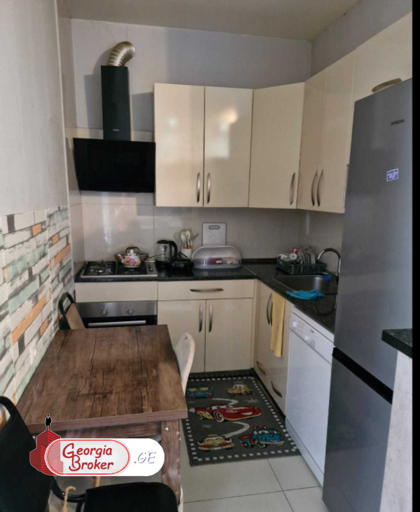 old repaired 3-room apartment for sale