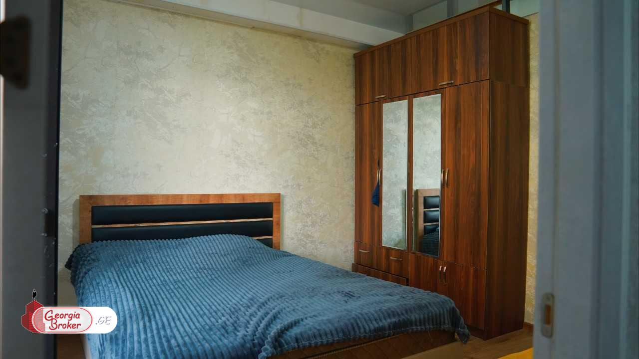 продается квартира с новым ремонтом 3-комнаты