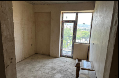 იყიდება ახალი აშენებული 3 ოთახიანი ბინა