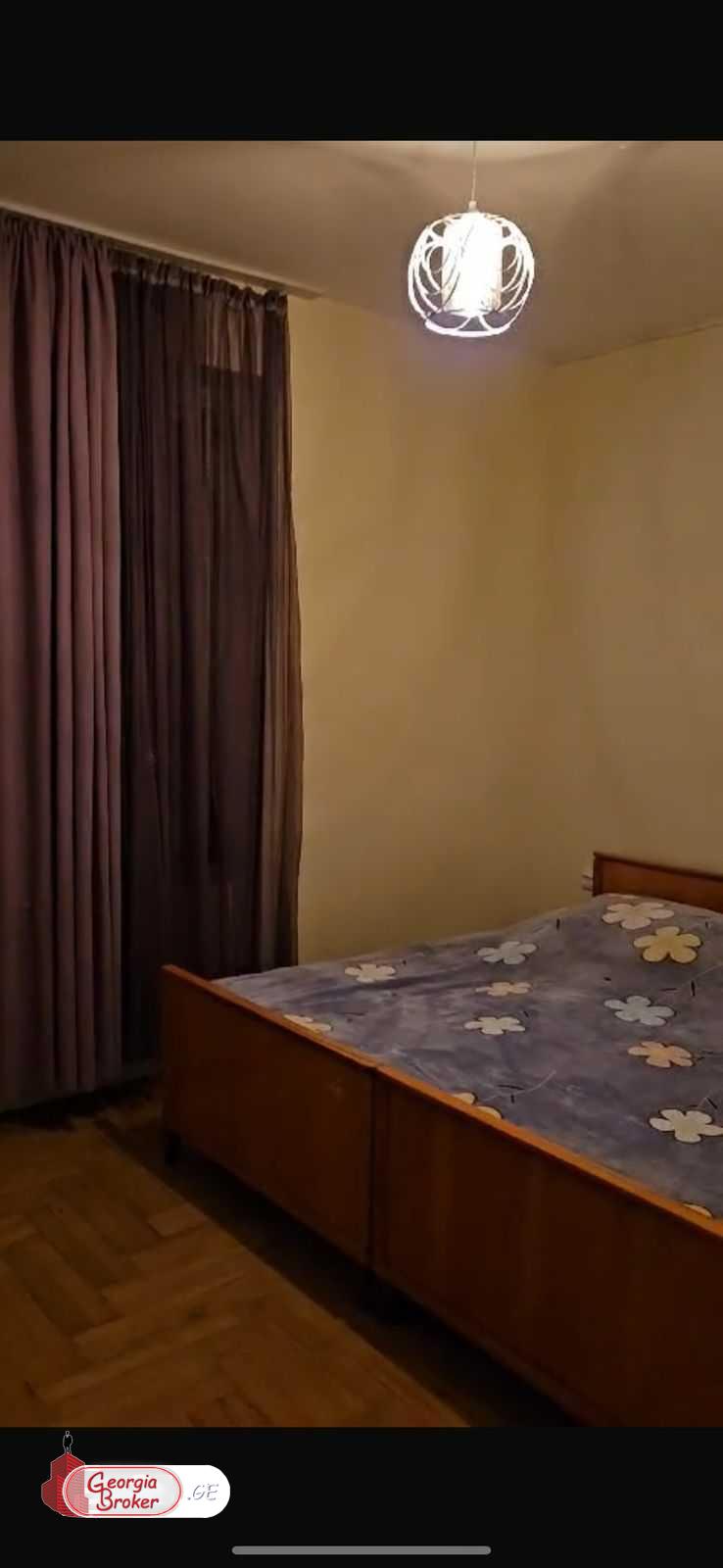 продается квартира со старым ремонтом 3-комнаты