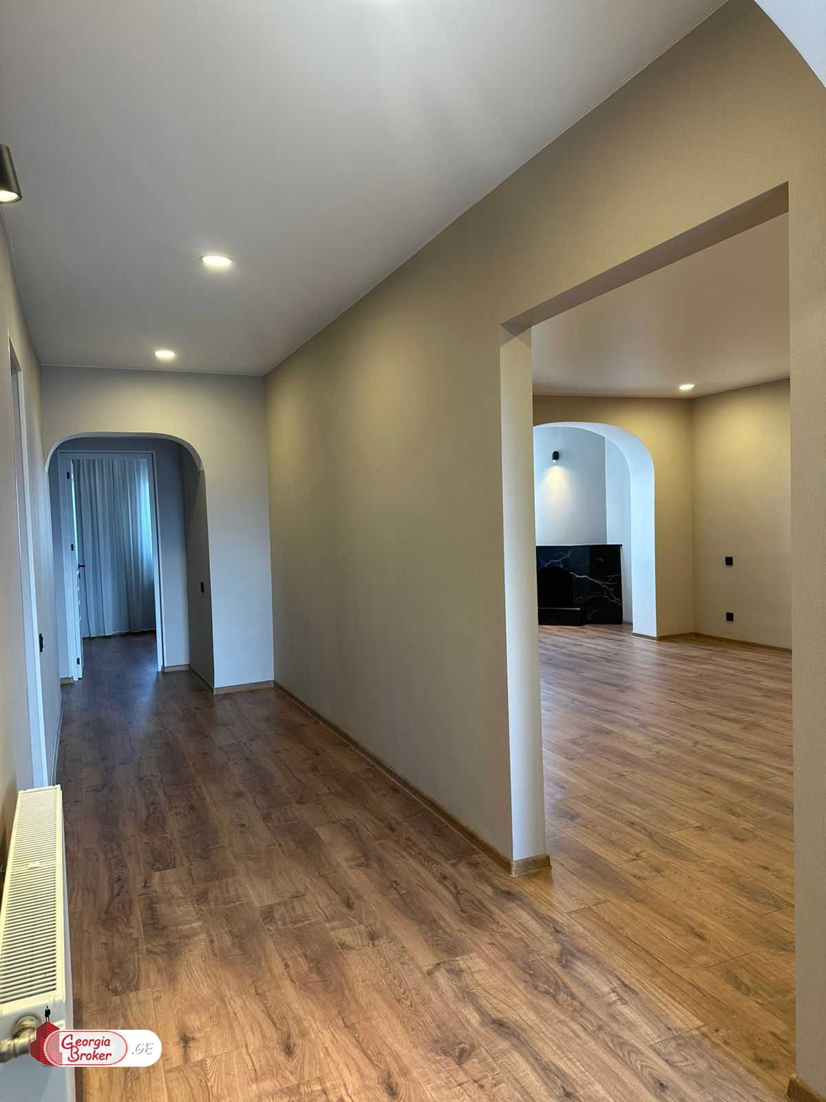 იყიდება ახალი გარემონტებული 3 ოთახიანი ბინა