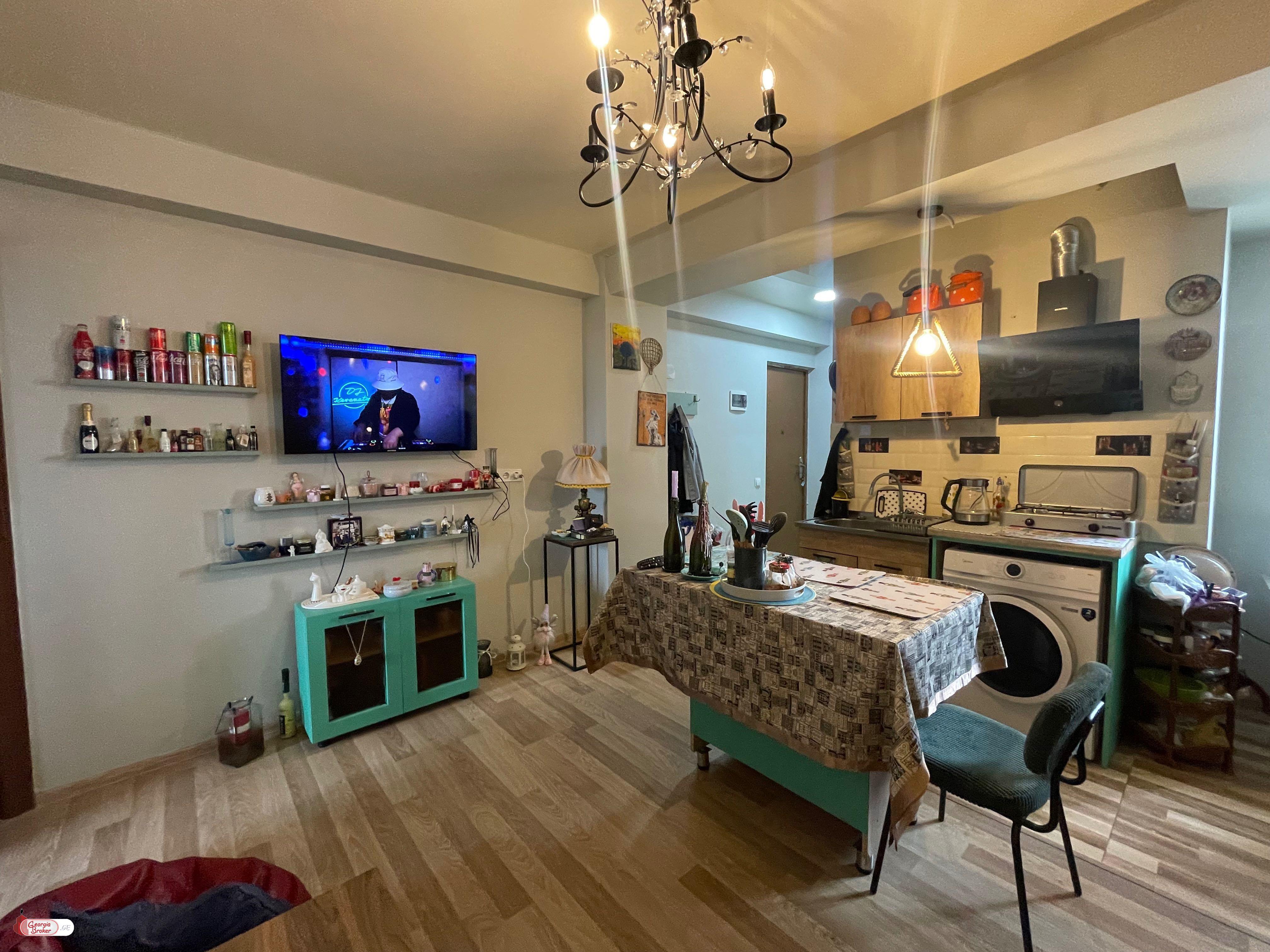 იყიდება ახალი გარემონტებული 2 ოთახიანი ბინა