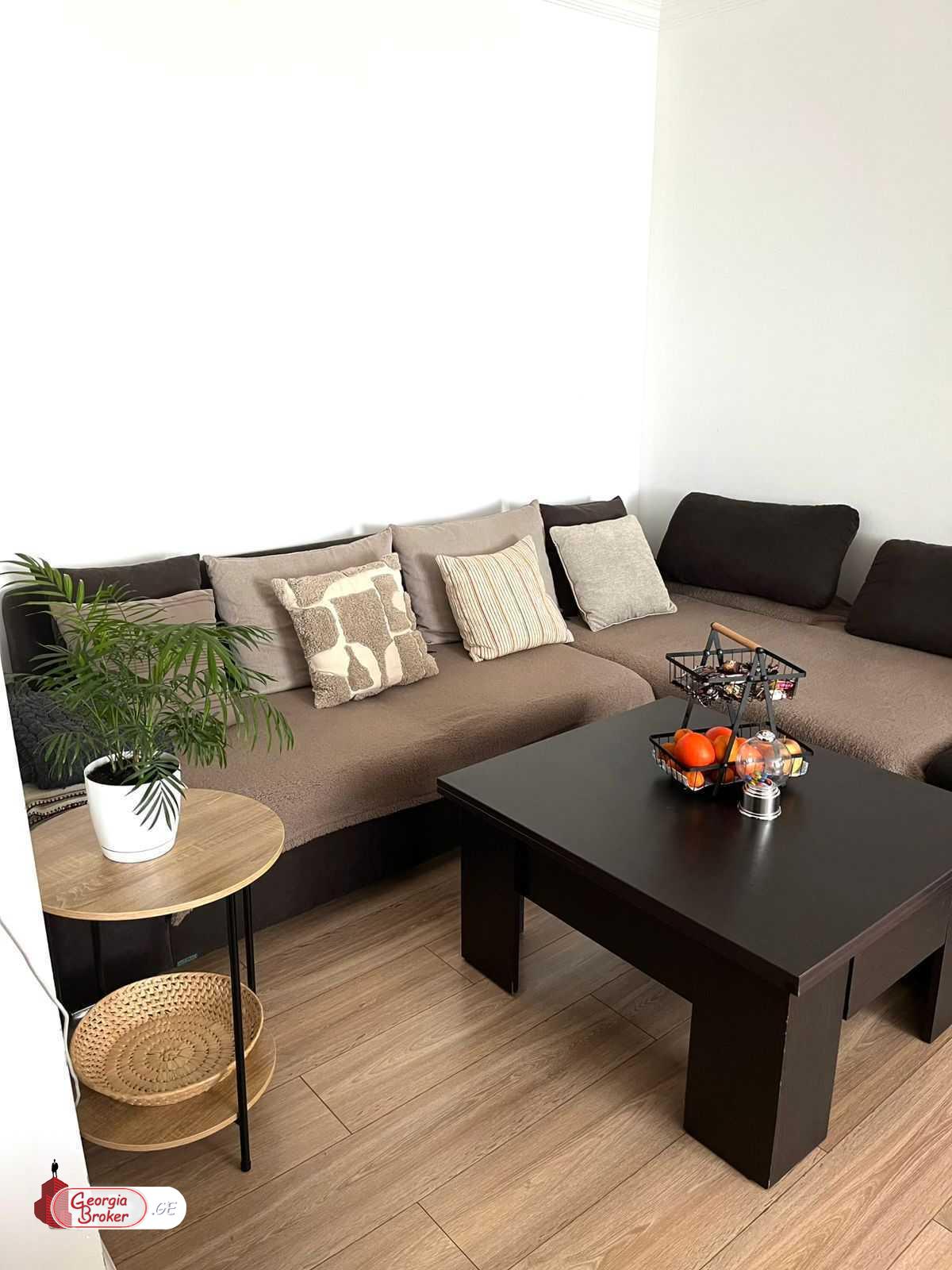 იყიდება ახალი გარემონტებული 3 ოთახიანი ბინა