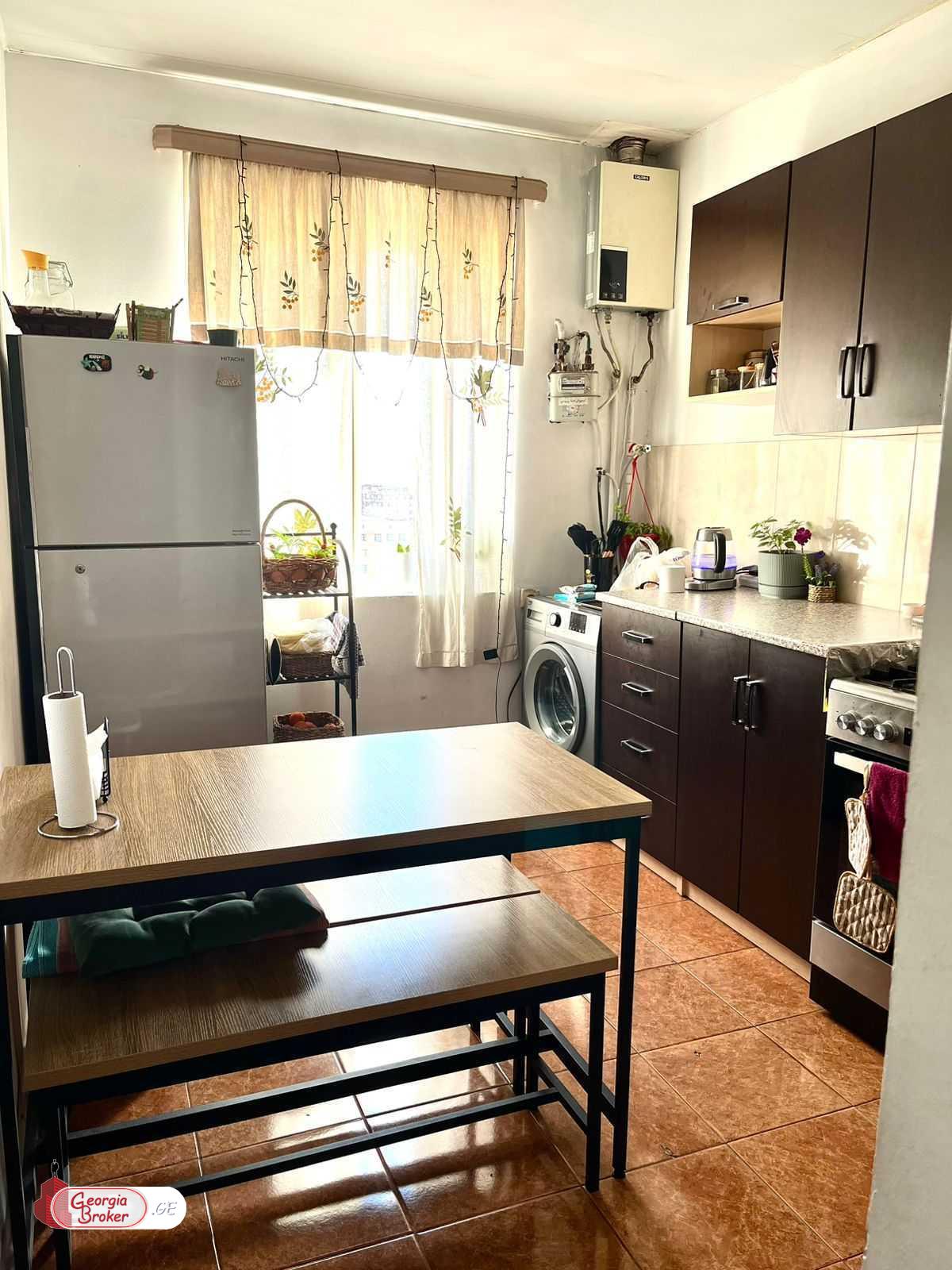 იყიდება ახალი გარემონტებული 3 ოთახიანი ბინა