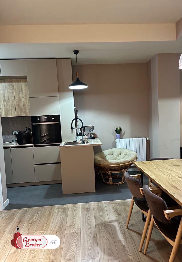 იყიდება ახალი გარემონტებული 3 ოთახიანი ბინა