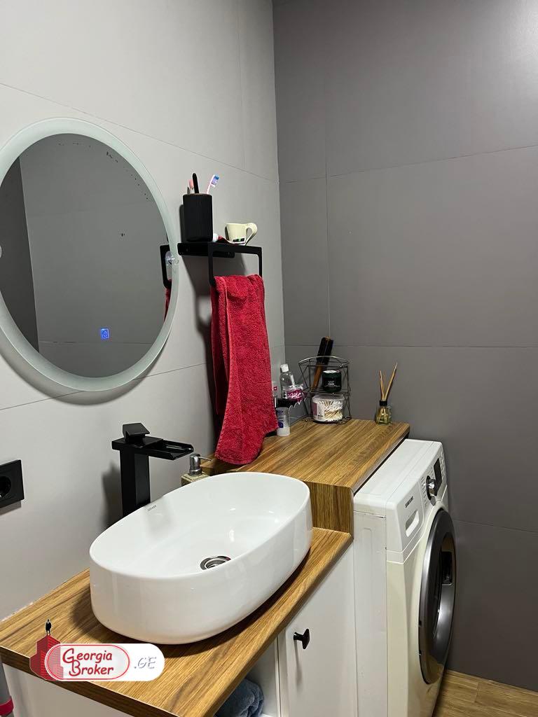 იყიდება ახალი გარემონტებული 3 ოთახიანი ბინა