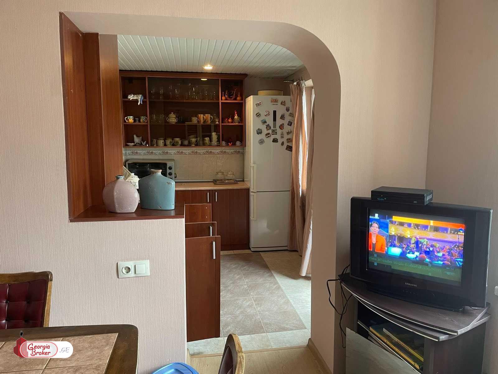 იყიდება ახალი გარემონტებული 4 ოთახიანი ბინა