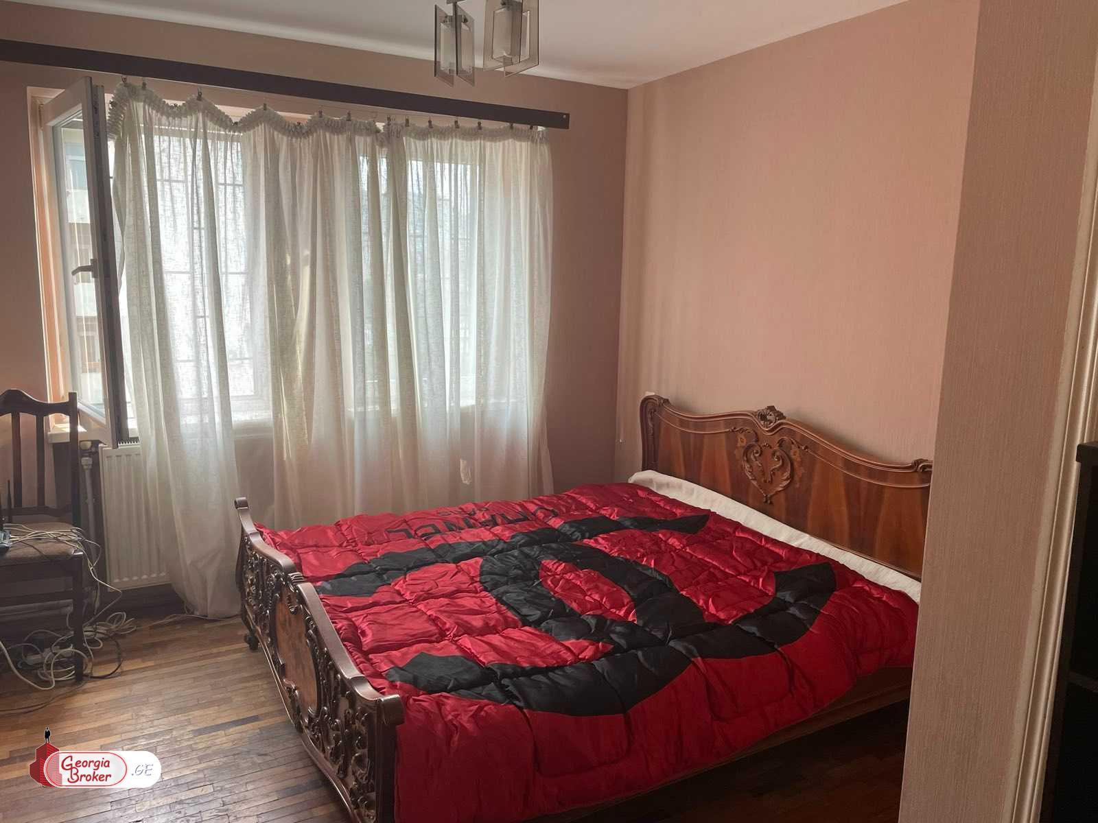 იყიდება ახალი გარემონტებული 4 ოთახიანი ბინა