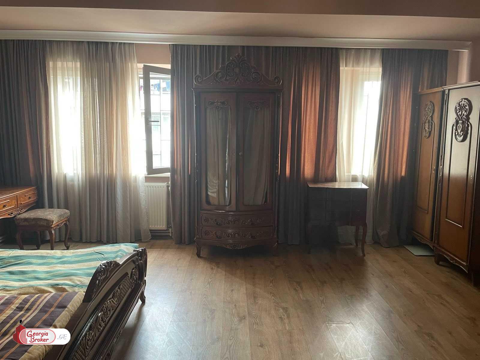 იყიდება ახალი გარემონტებული 4 ოთახიანი ბინა