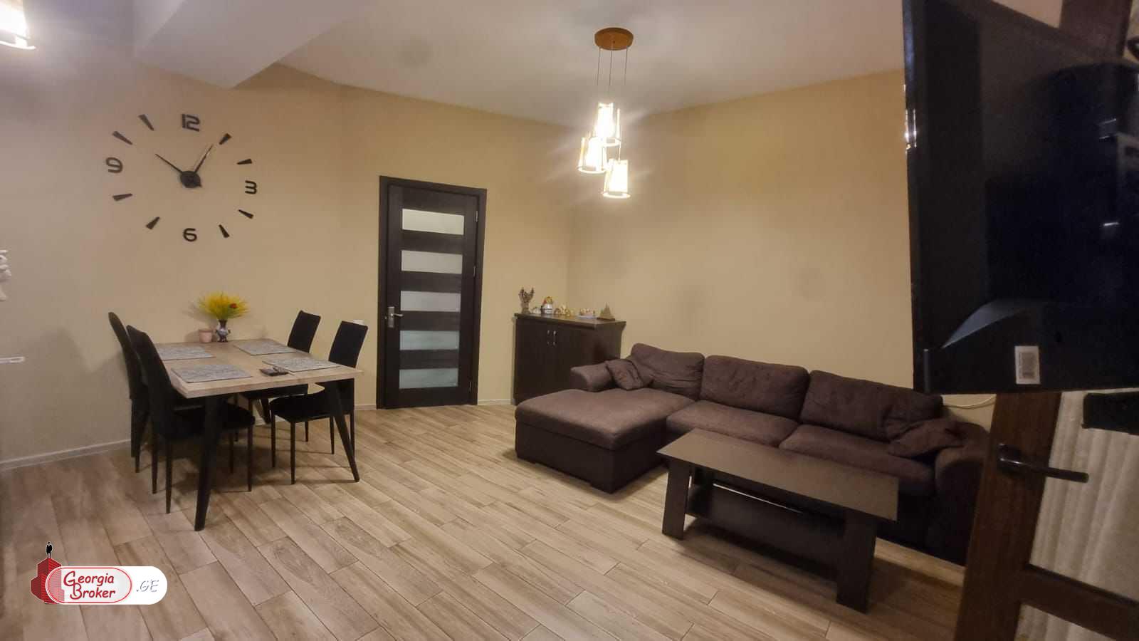 იყიდება ახალი გარემონტებული 3 ოთახიანი ბინა