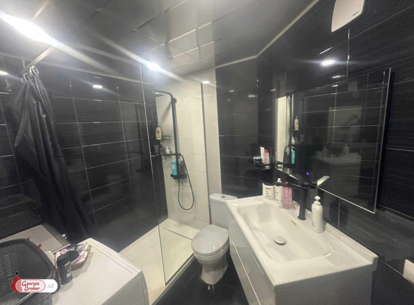 იყიდება ახალი გარემონტებული 3 ოთახიანი ბინა