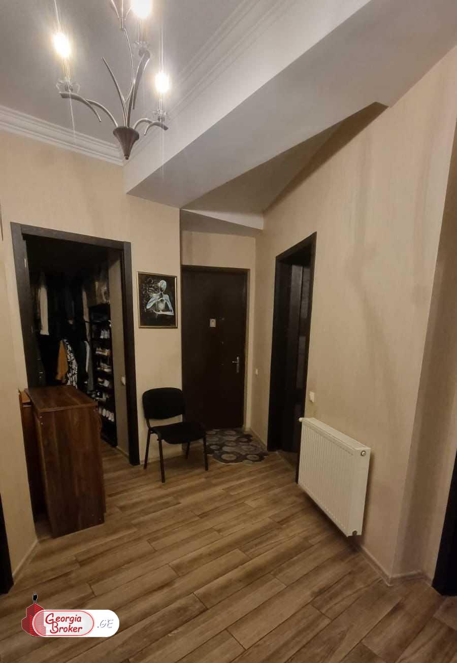 იყიდება ახალი გარემონტებული 3 ოთახიანი ბინა