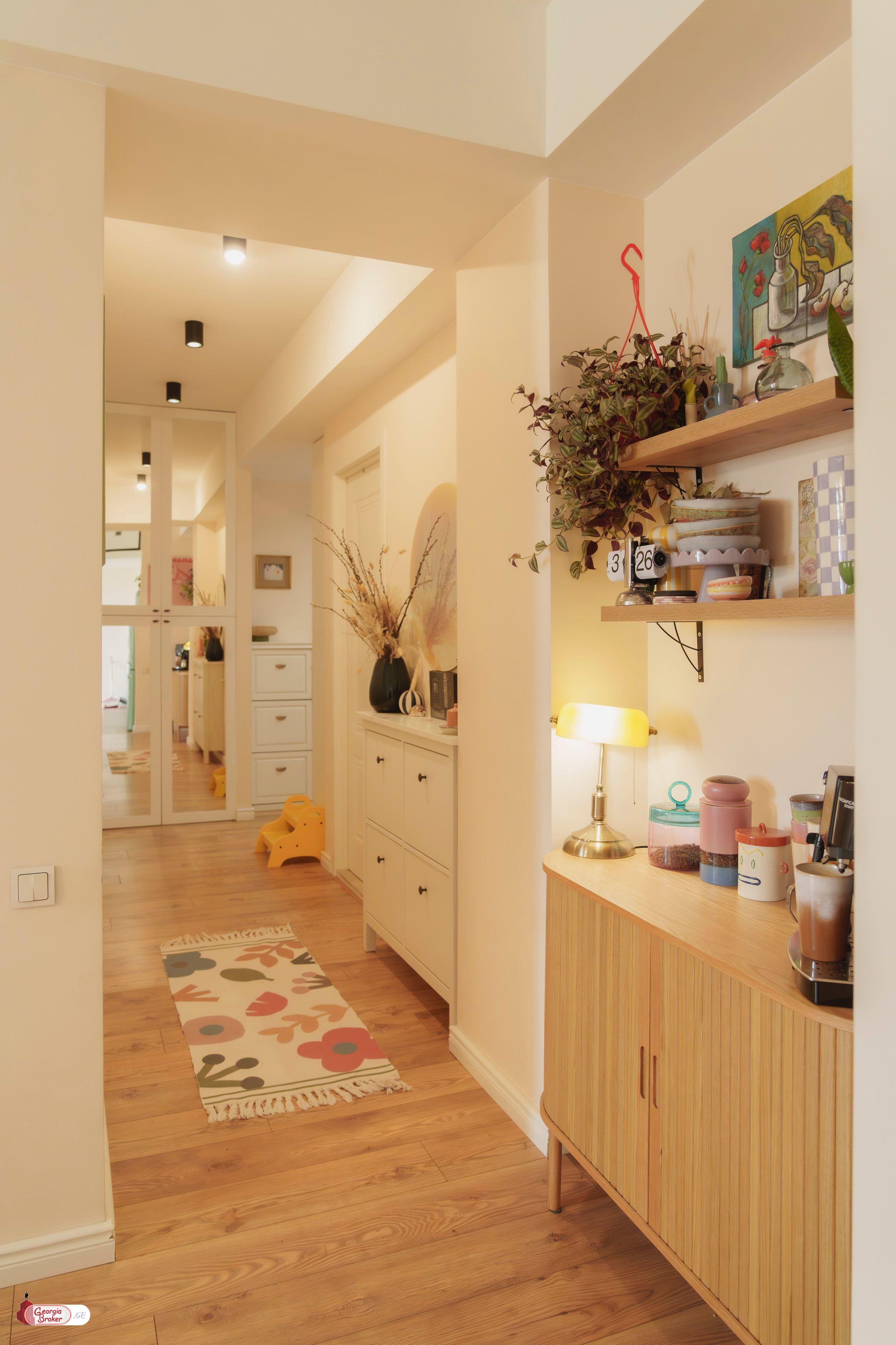 nearly repaired 3-room apartment for sale