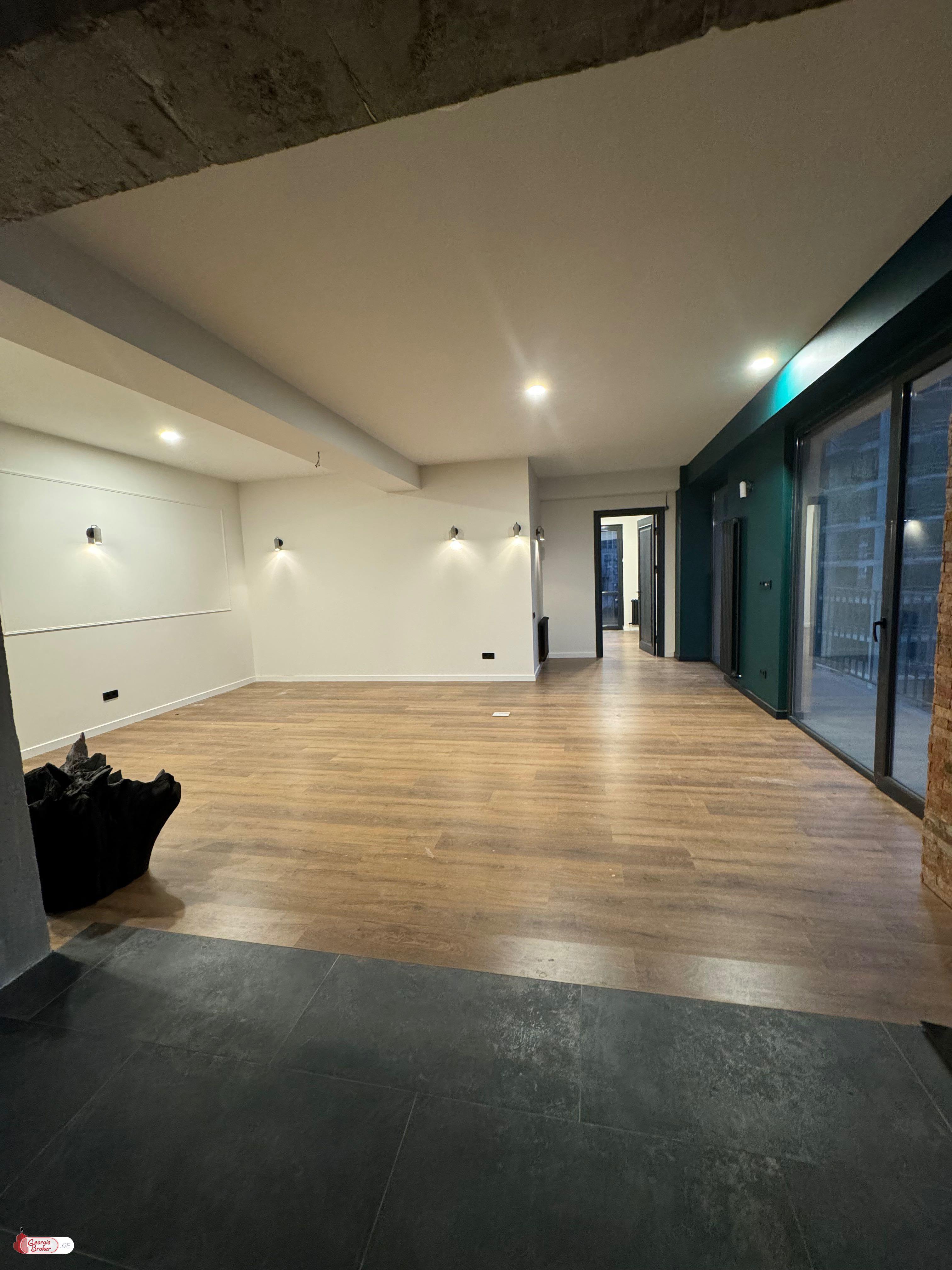 იყიდება ახალი გარემონტებული 3 ოთახიანი ბინა