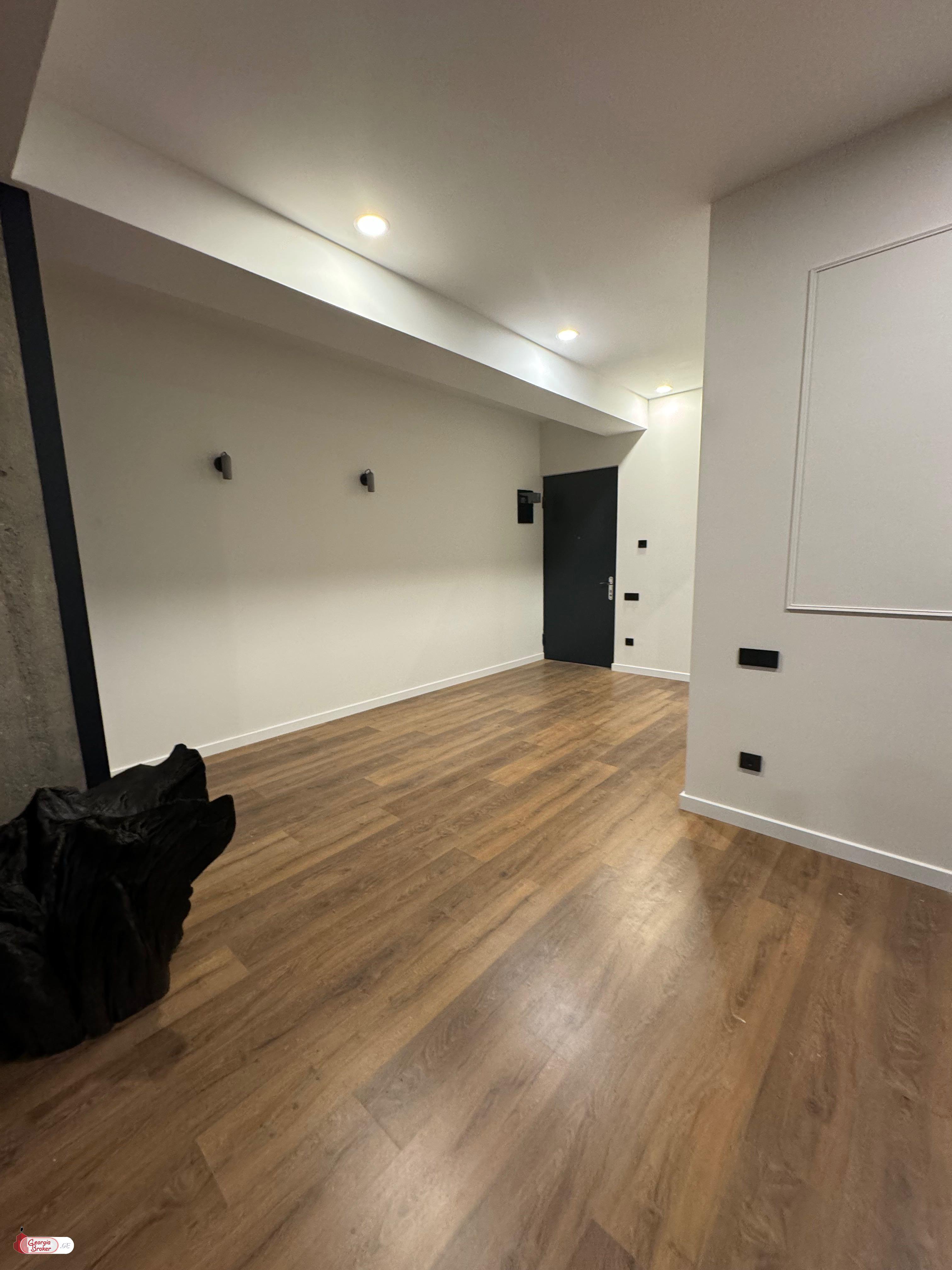 იყიდება ახალი გარემონტებული 3 ოთახიანი ბინა