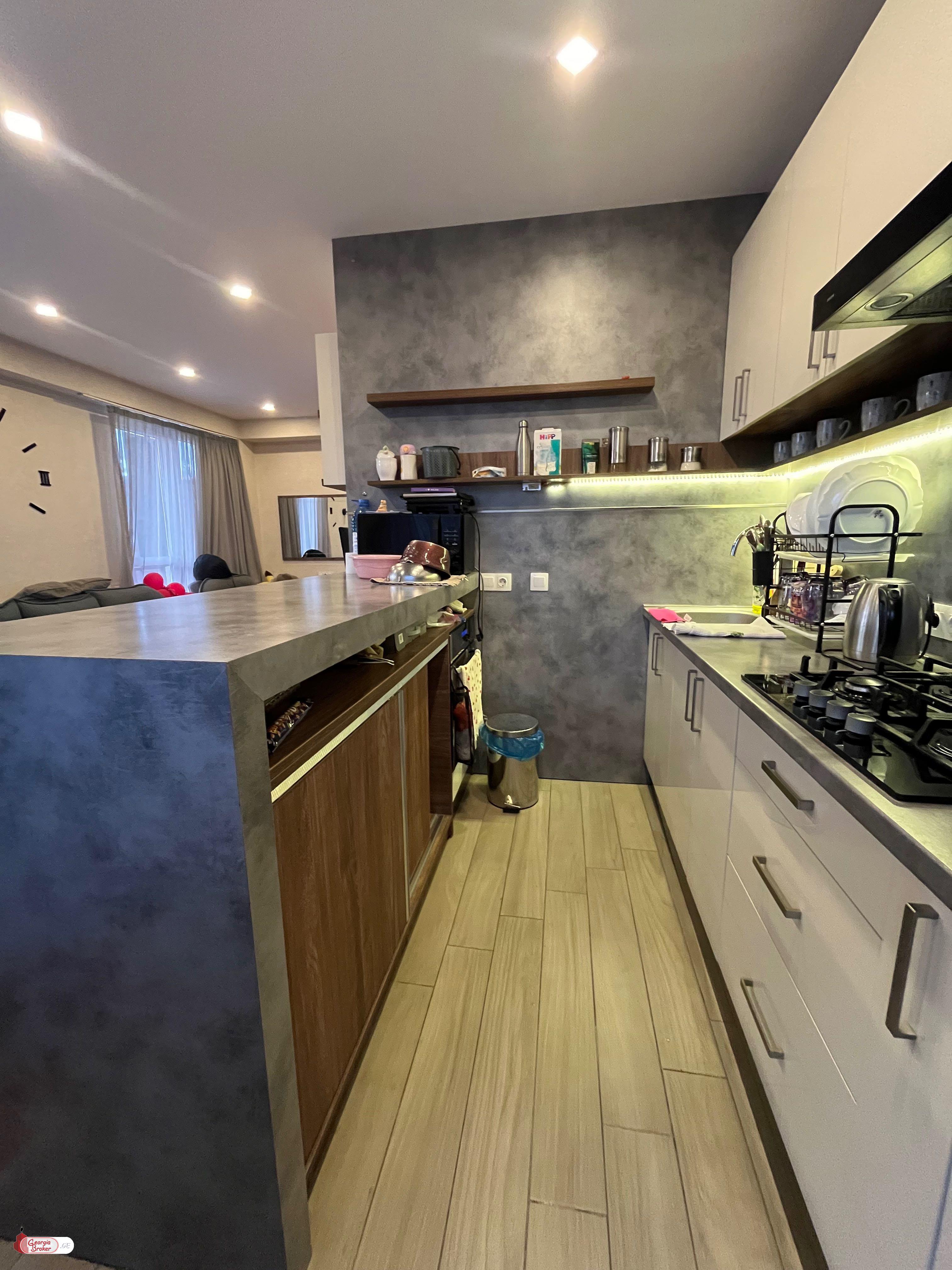 იყიდება ახალი გარემონტებული 3 ოთახიანი ბინა