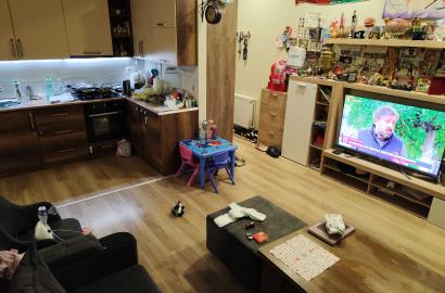 იყიდება ახალი გარემონტებული 2 ოთახიანი ბინა