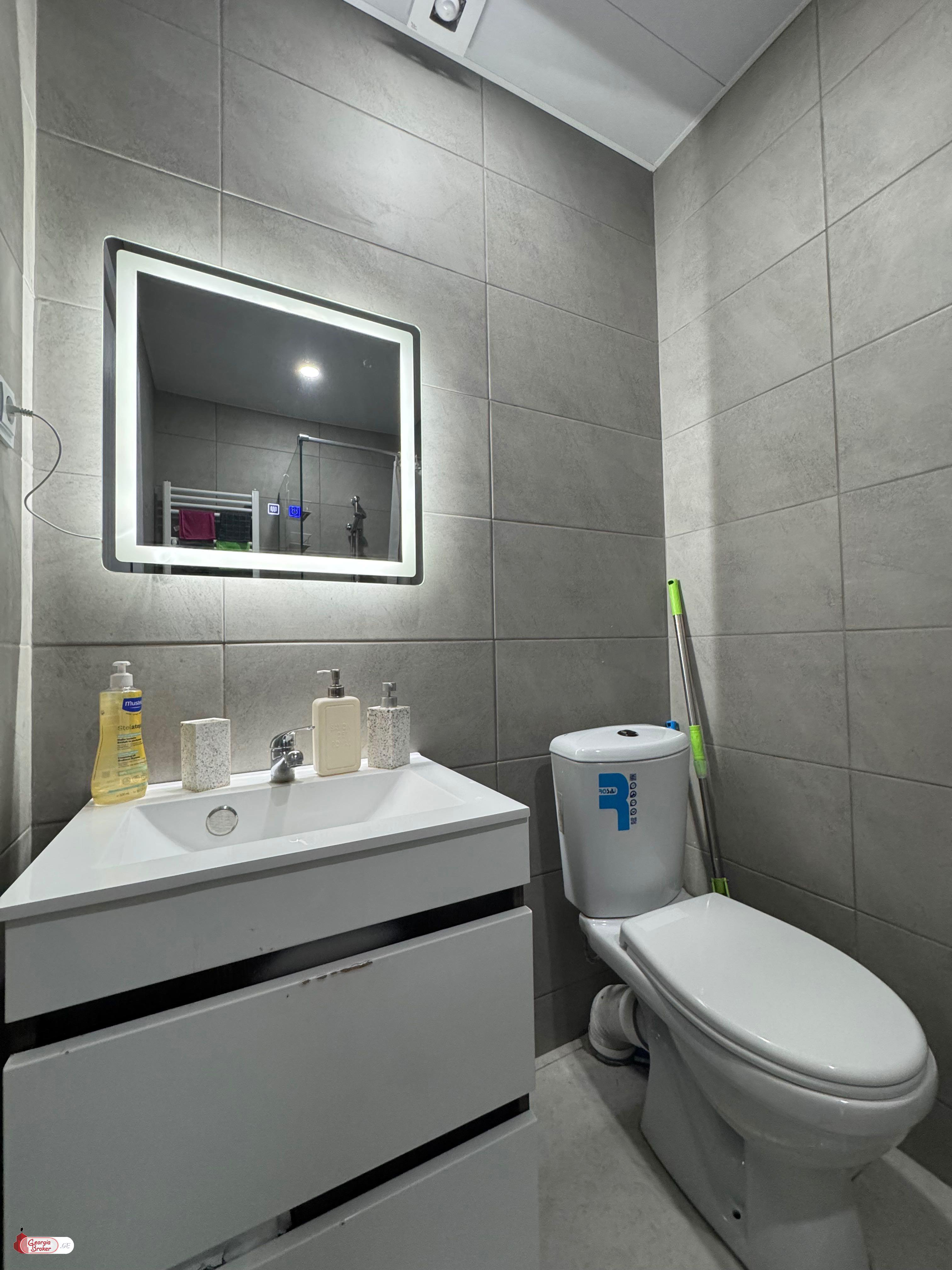 იყიდება ახალი გარემონტებული 3 ოთახიანი ბინა