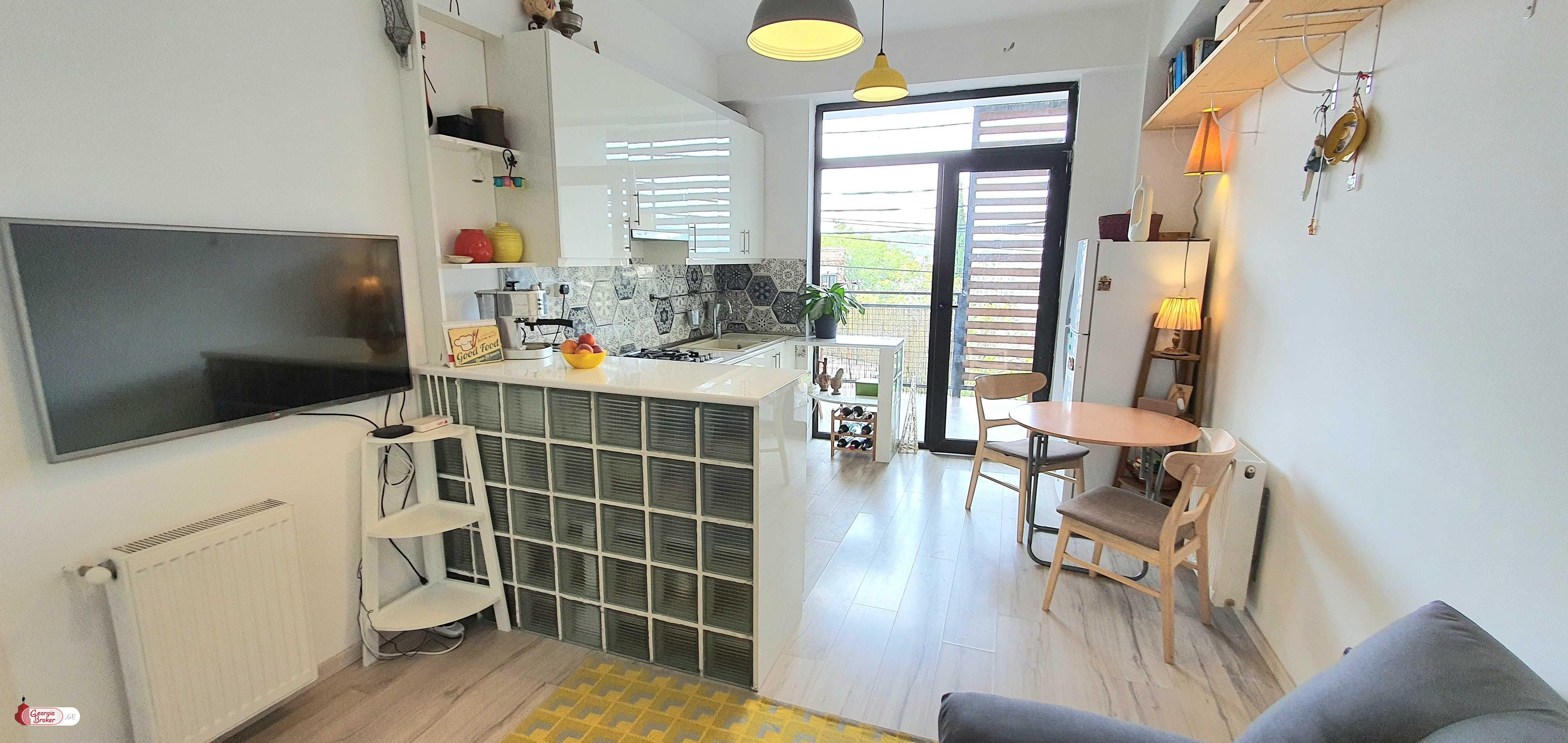 продается квартира с новым ремонтом 3-комнаты