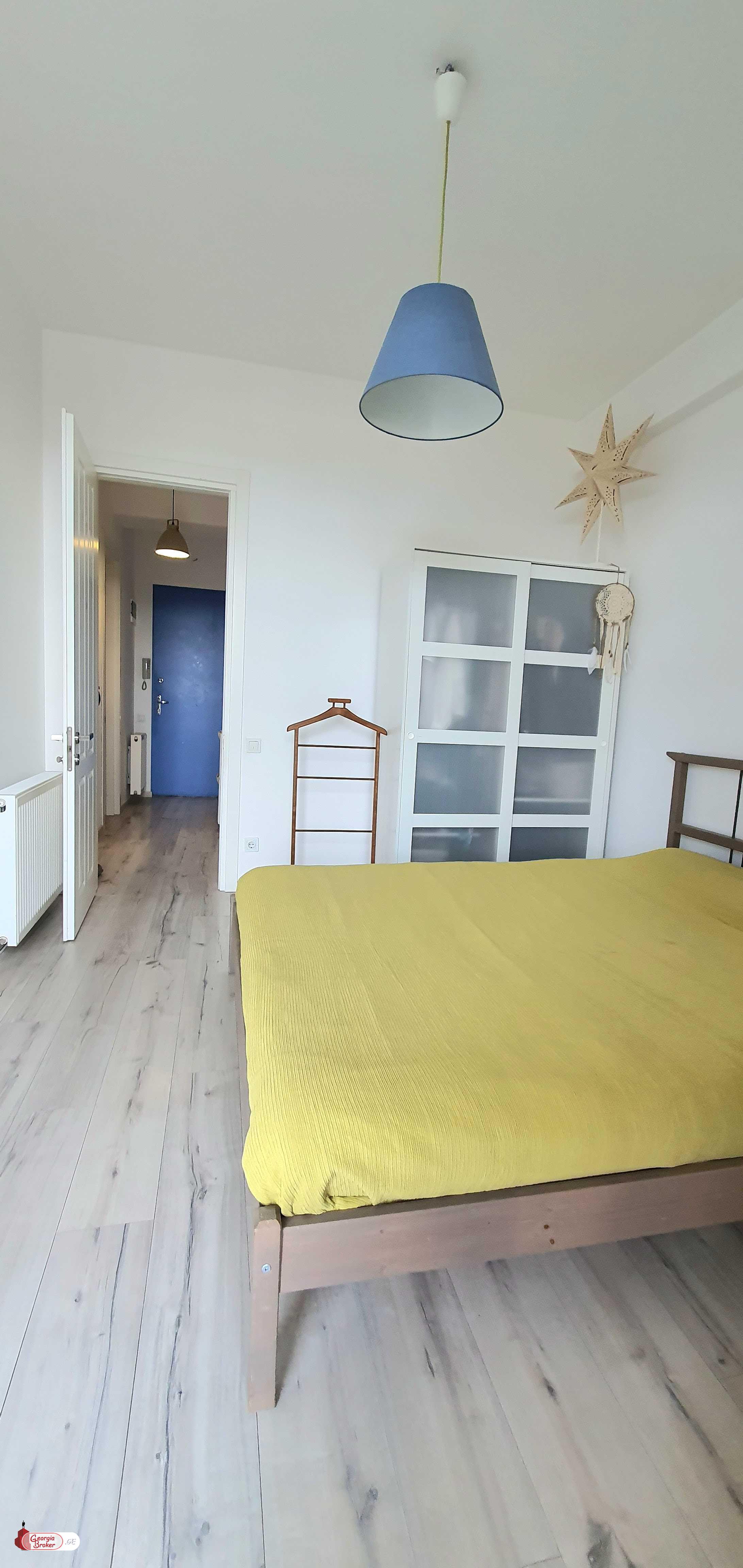 продается квартира с новым ремонтом 3-комнаты