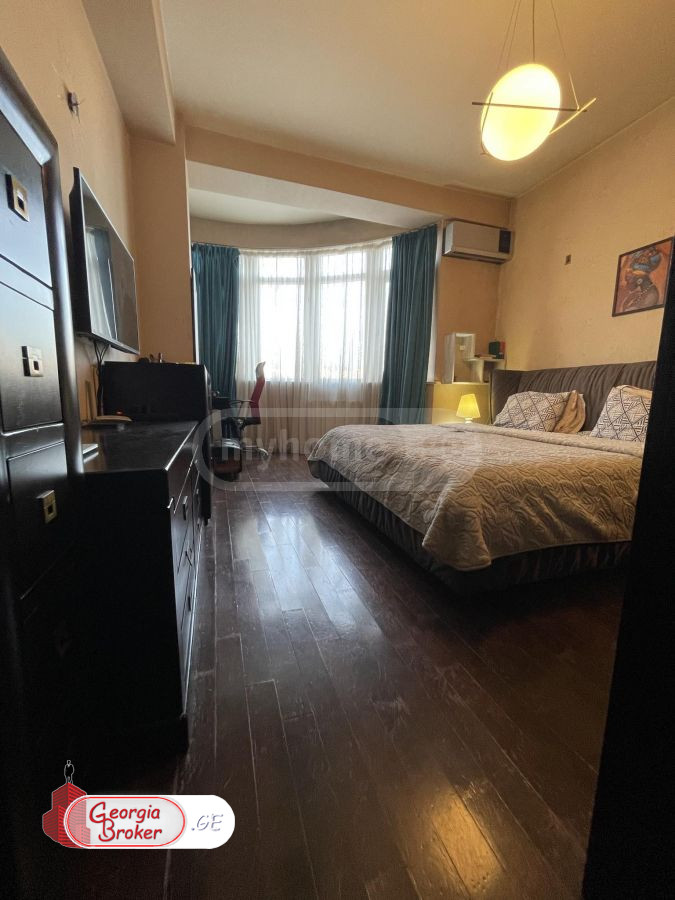 nearly repaired 4-room apartment for sale