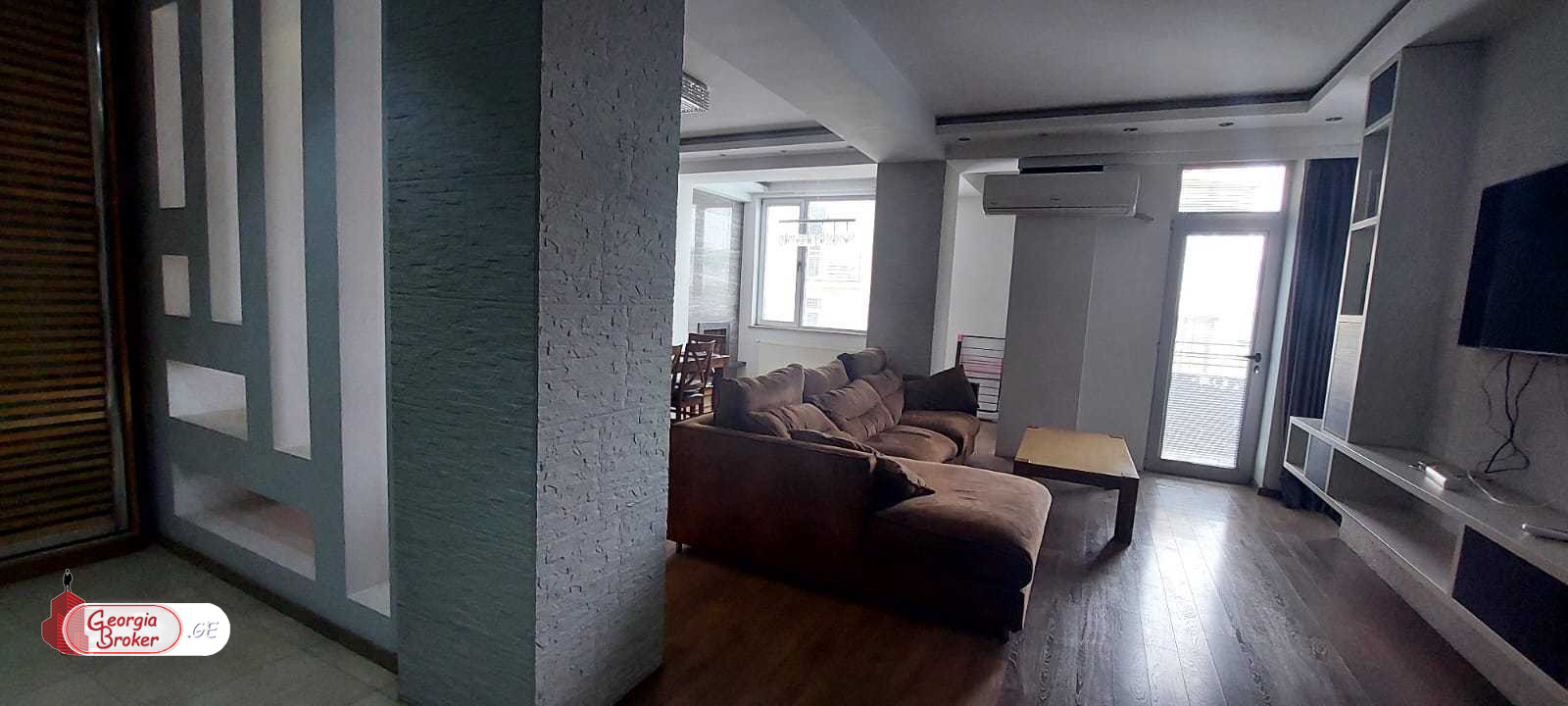 nearly repaired 5-room apartment for rent