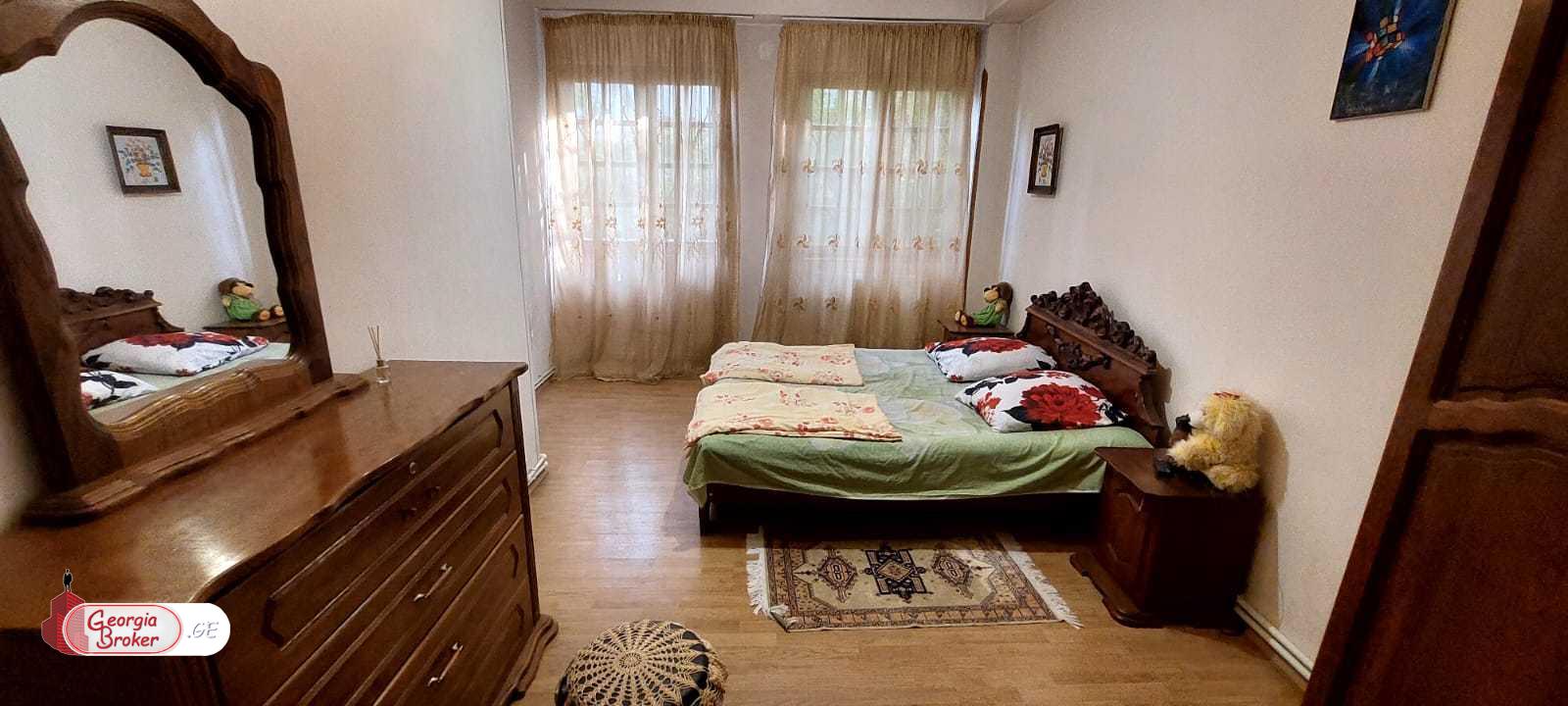 nearly repaired 5-room apartment for rent