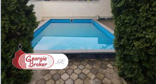 nearly repaired 8-room house for rent