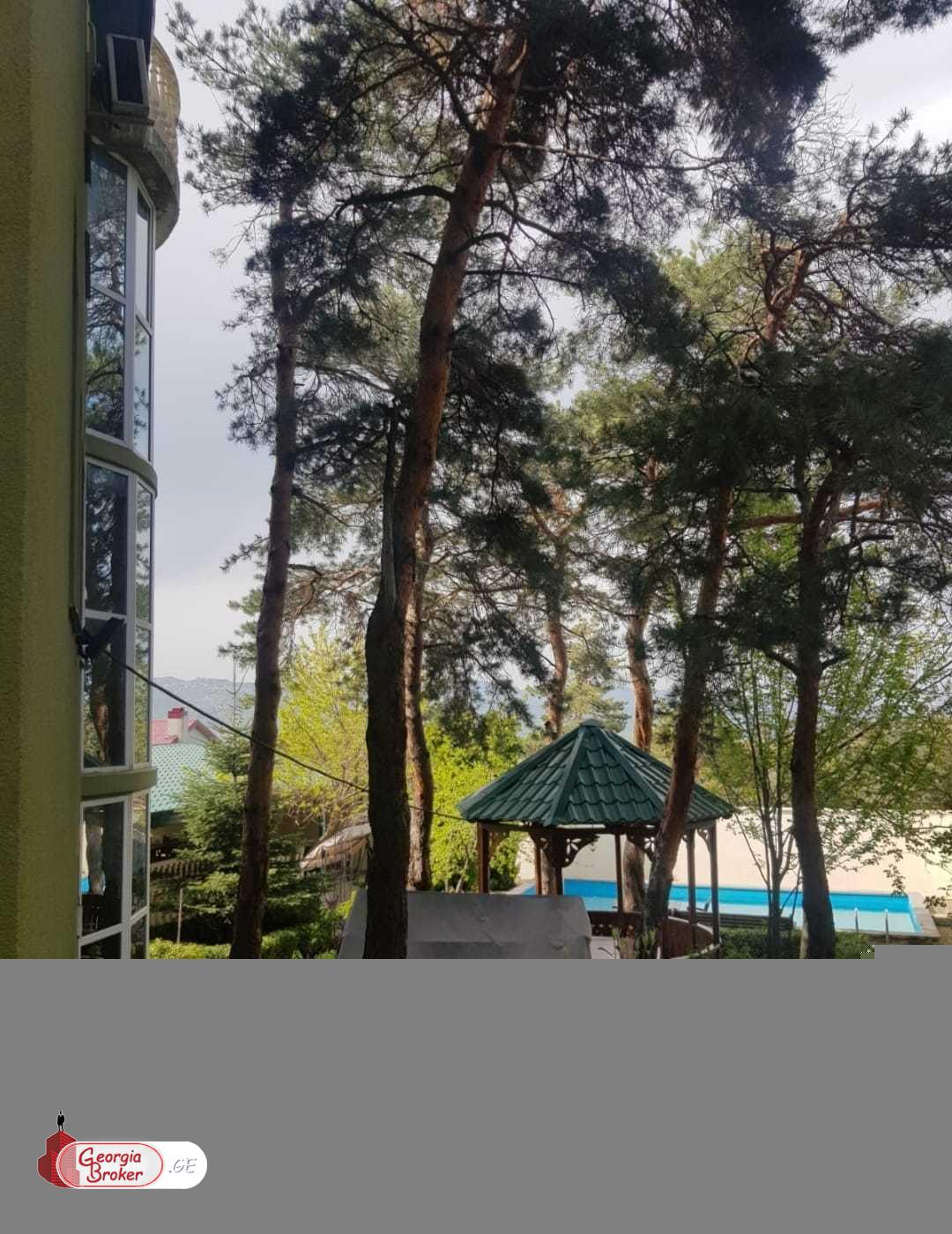 nearly repaired 8-room house for rent