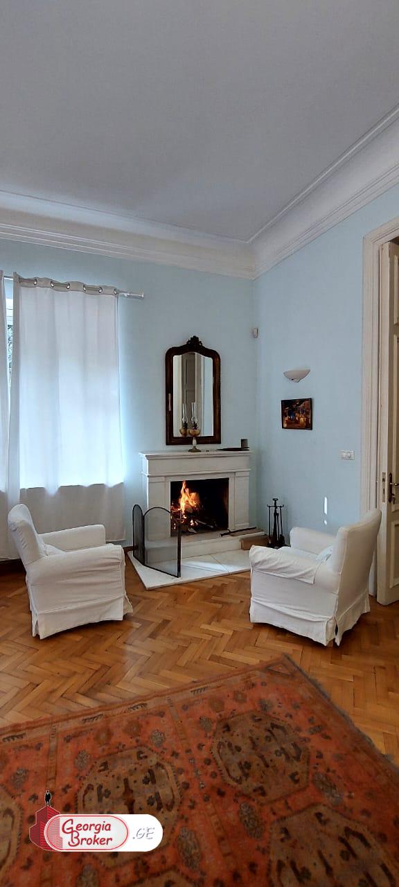 продается офис с новым ремонтом 7-комнат