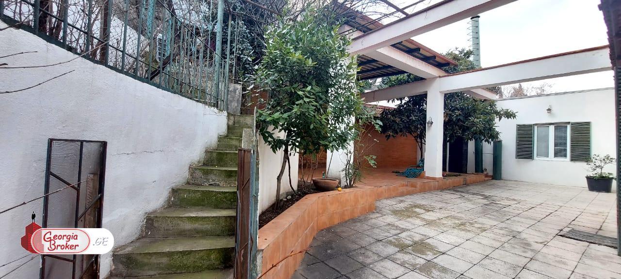 nearly repaired 7-room house for sale