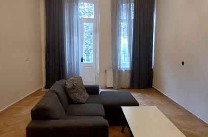 nearly repaired 5-room apartment for rent