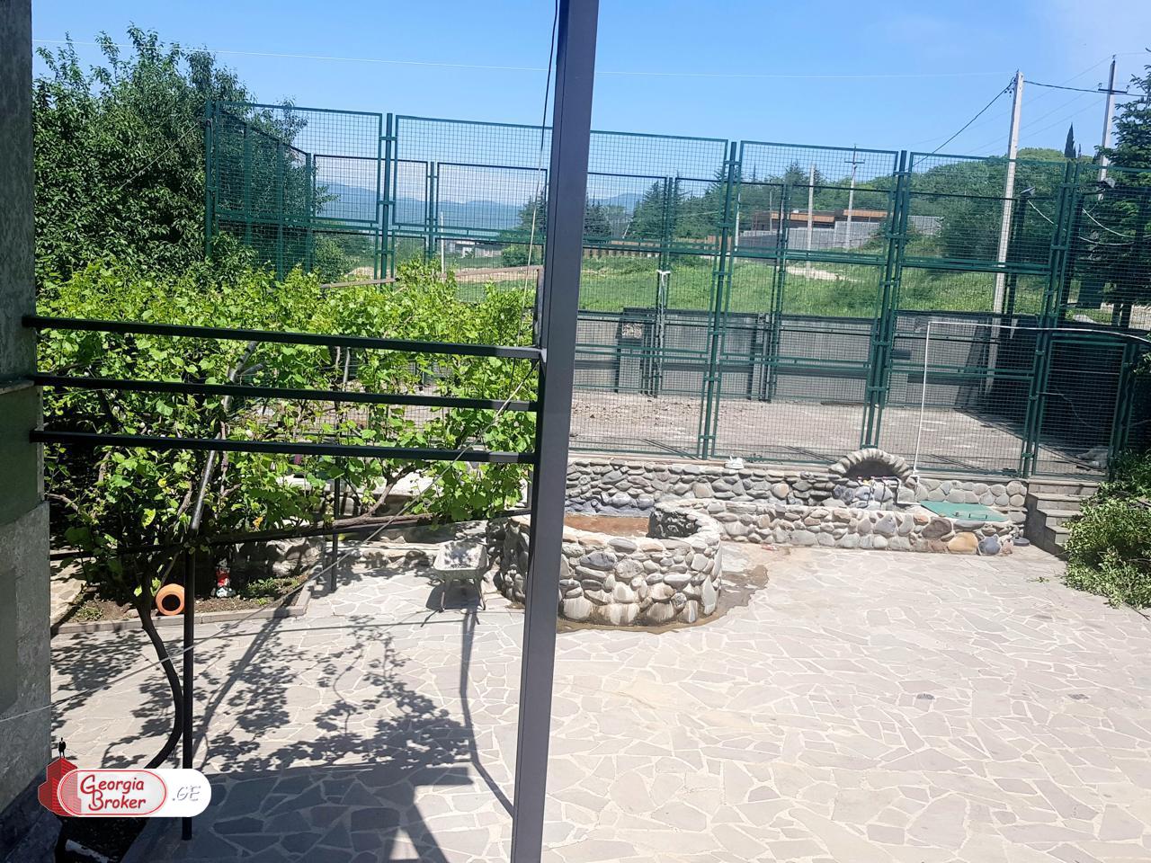 ქირავდება ახალი გარემონტებული 10 ოთახიანი სახლი საგურამოში