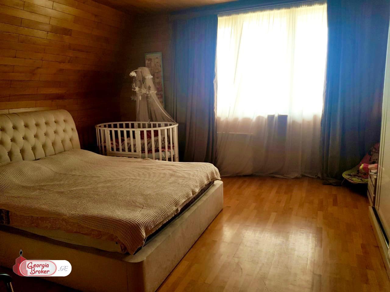 ქირავდება ახალი გარემონტებული 10 ოთახიანი სახლი საგურამოში