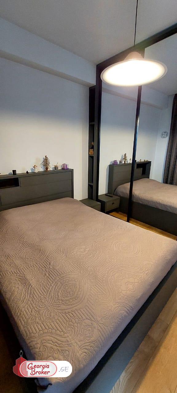 продается квартира с новым ремонтом 3-комнаты