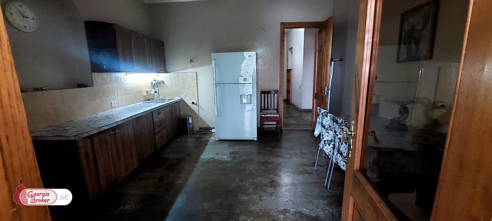 nearly repaired 8-room house for sale