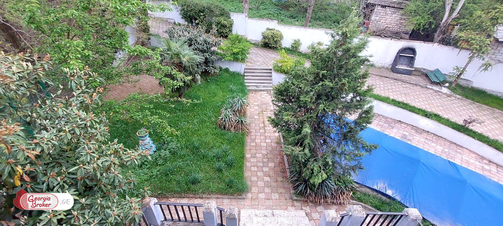 nearly repaired 9-room house for sale