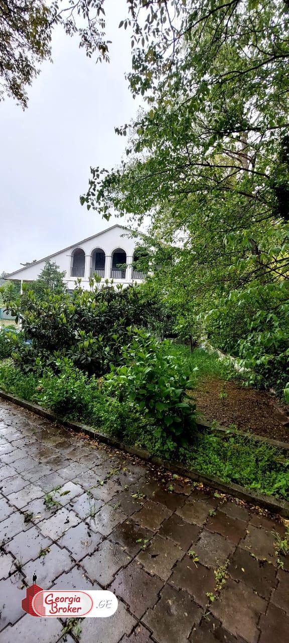 nearly repaired 8-room house for sale