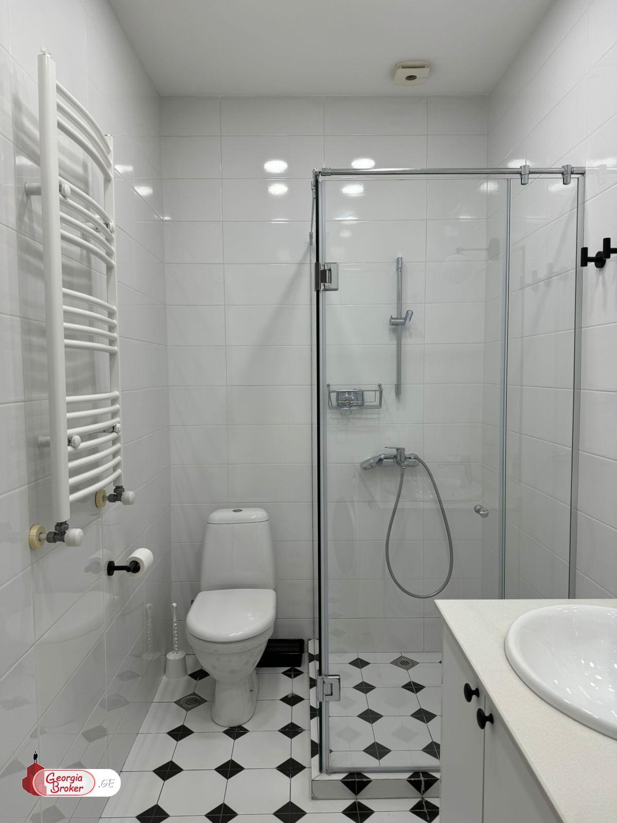 nearly repaired 3-room apartment for rent