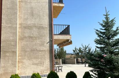 в аренду дом с новым ремонтом 9-комнат