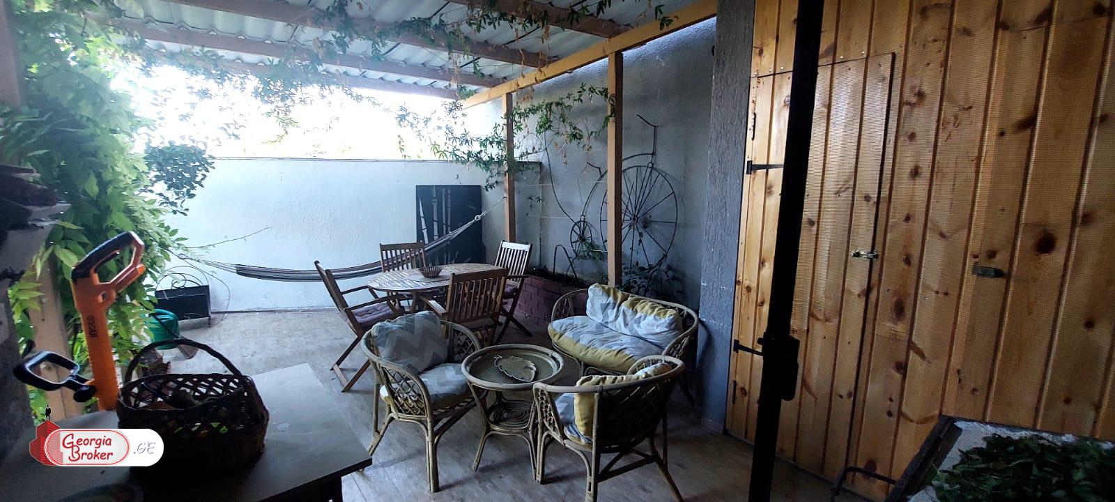 nearly repaired 9-room house for sale