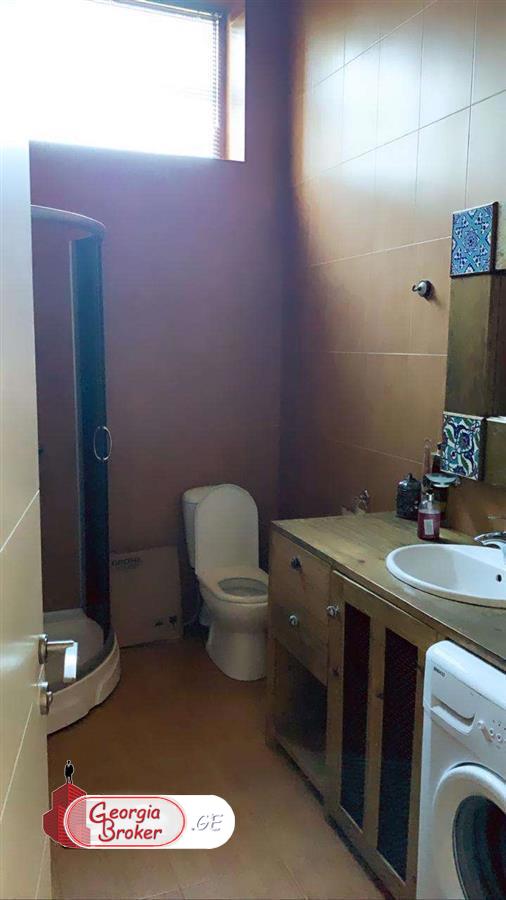 ქირავდება ახალი გარემონტებული 9 ოთახიანი აგარაკი წყნეთში