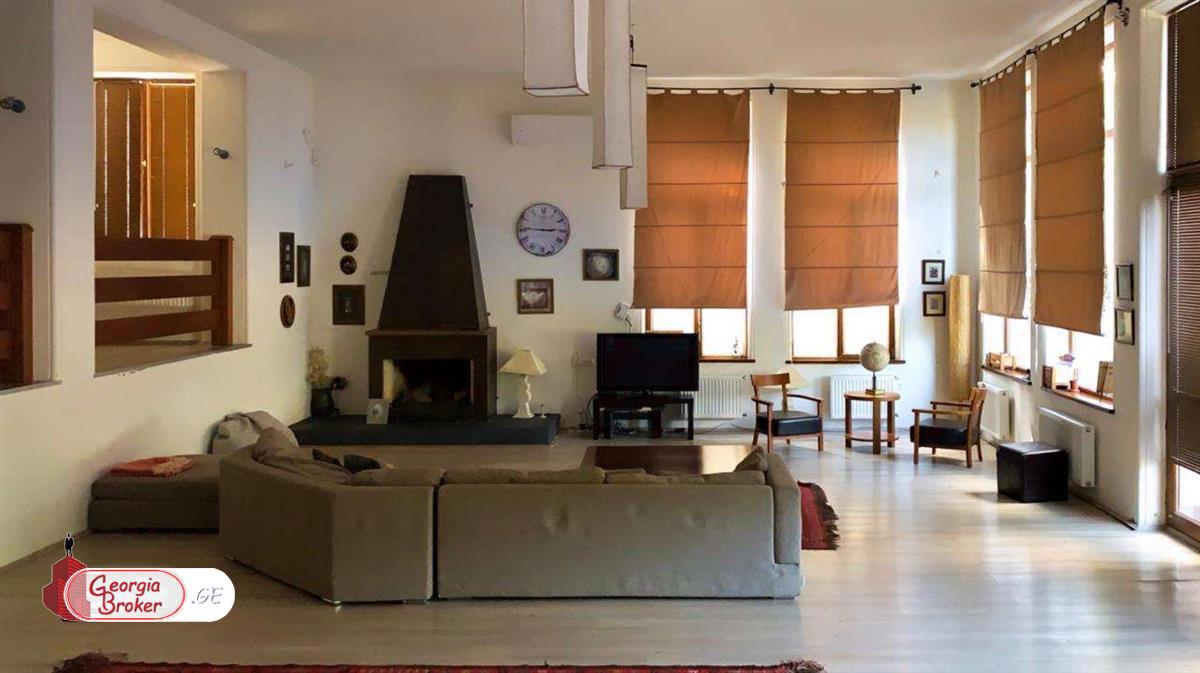 ქირავდება ახალი გარემონტებული 9 ოთახიანი აგარაკი წყნეთში