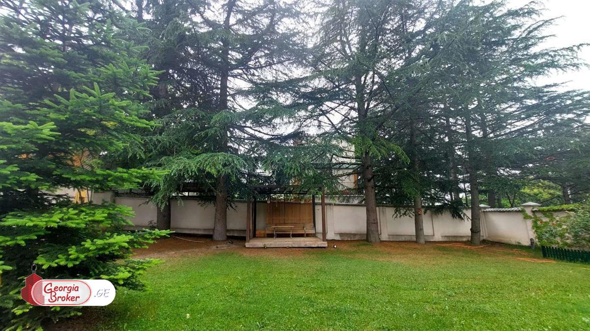 ქირავდება ახალი გარემონტებული 9 ოთახიანი სახლი წყნეთში