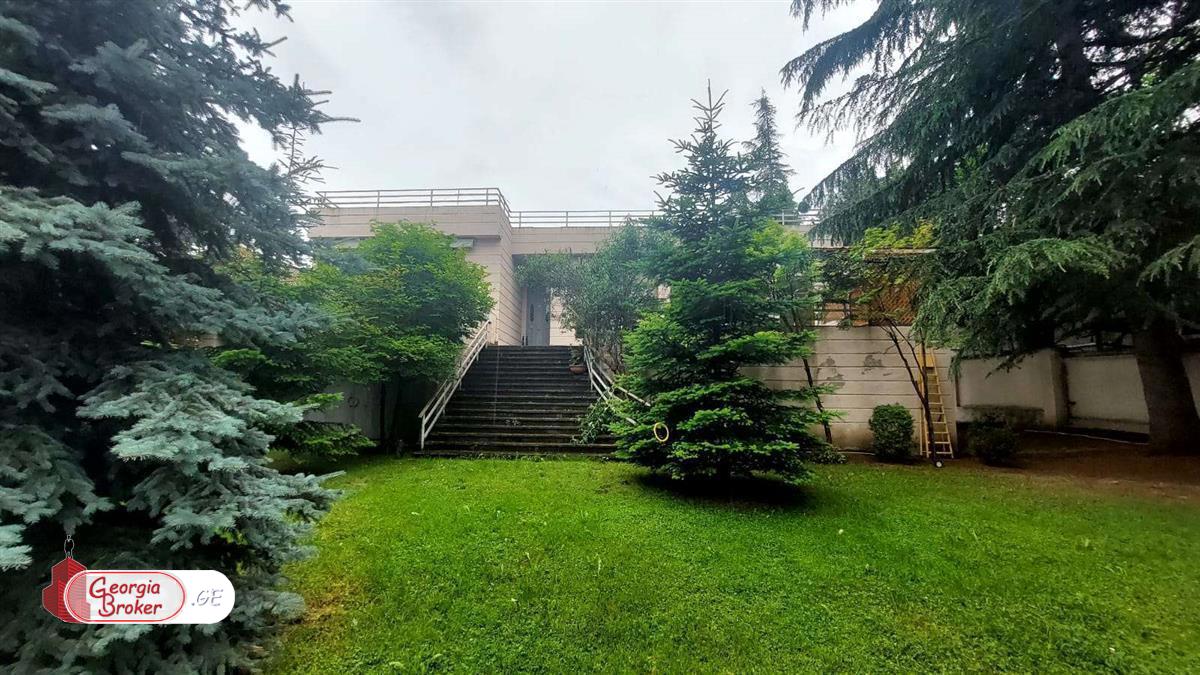 ქირავდება ახალი გარემონტებული 9 ოთახიანი სახლი წყნეთში