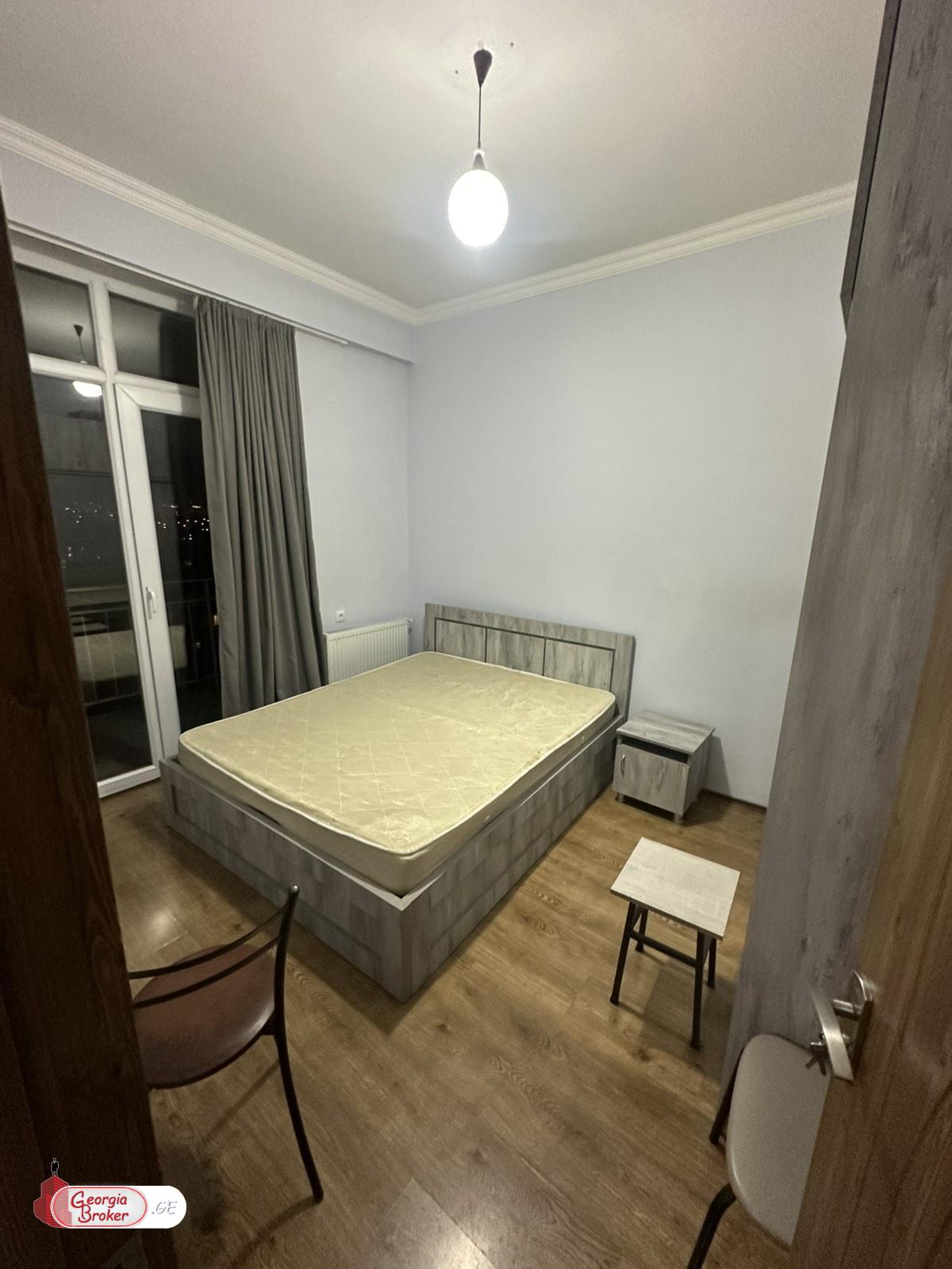 იყიდება ახალი გარემონტებული 2 ოთახიანი ბინა სანზონაში