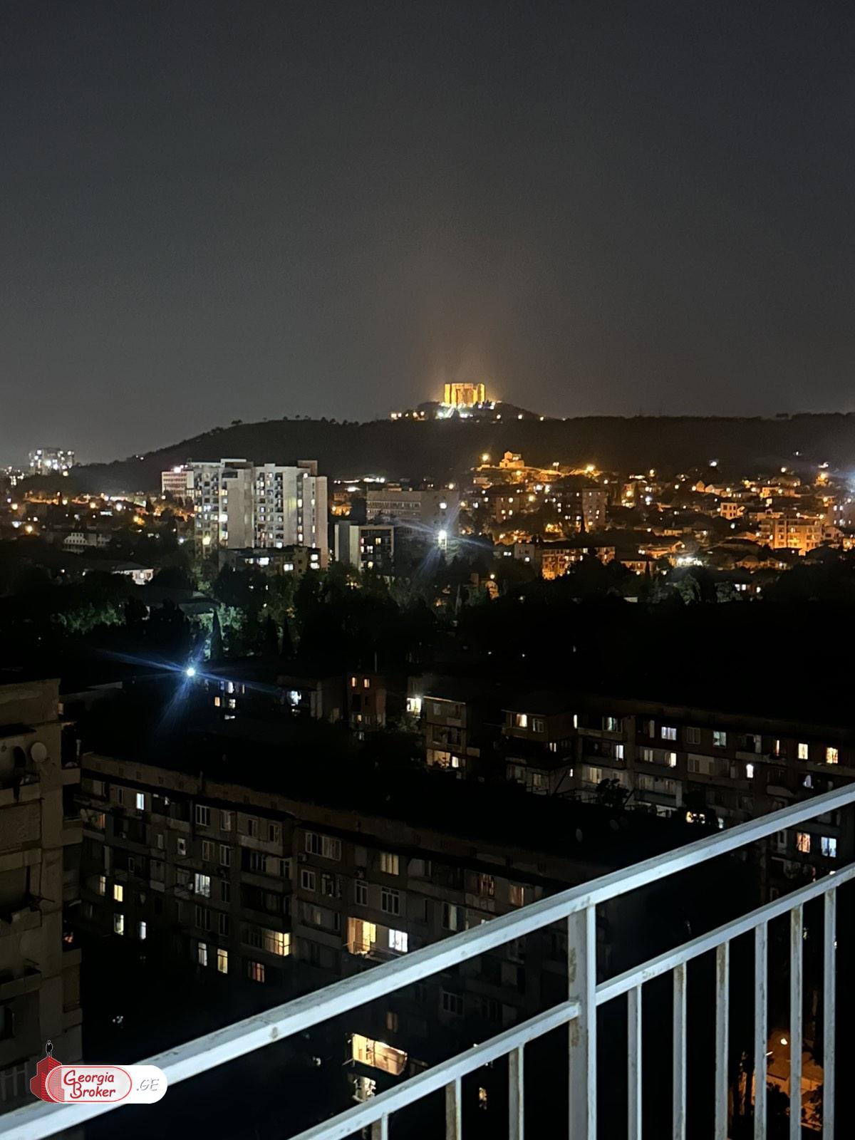 იყიდება ახალი გარემონტებული 2 ოთახიანი ბინა სანზონაში