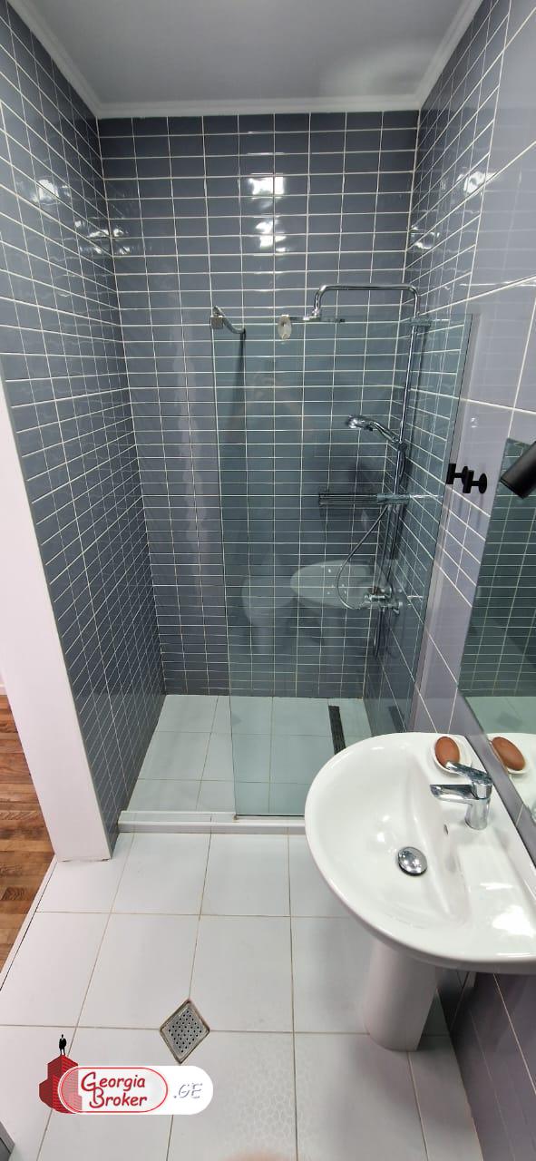 ქირავდება ახალი გარემონტებული 5 ოთახიანი სახლი საგურამოში
