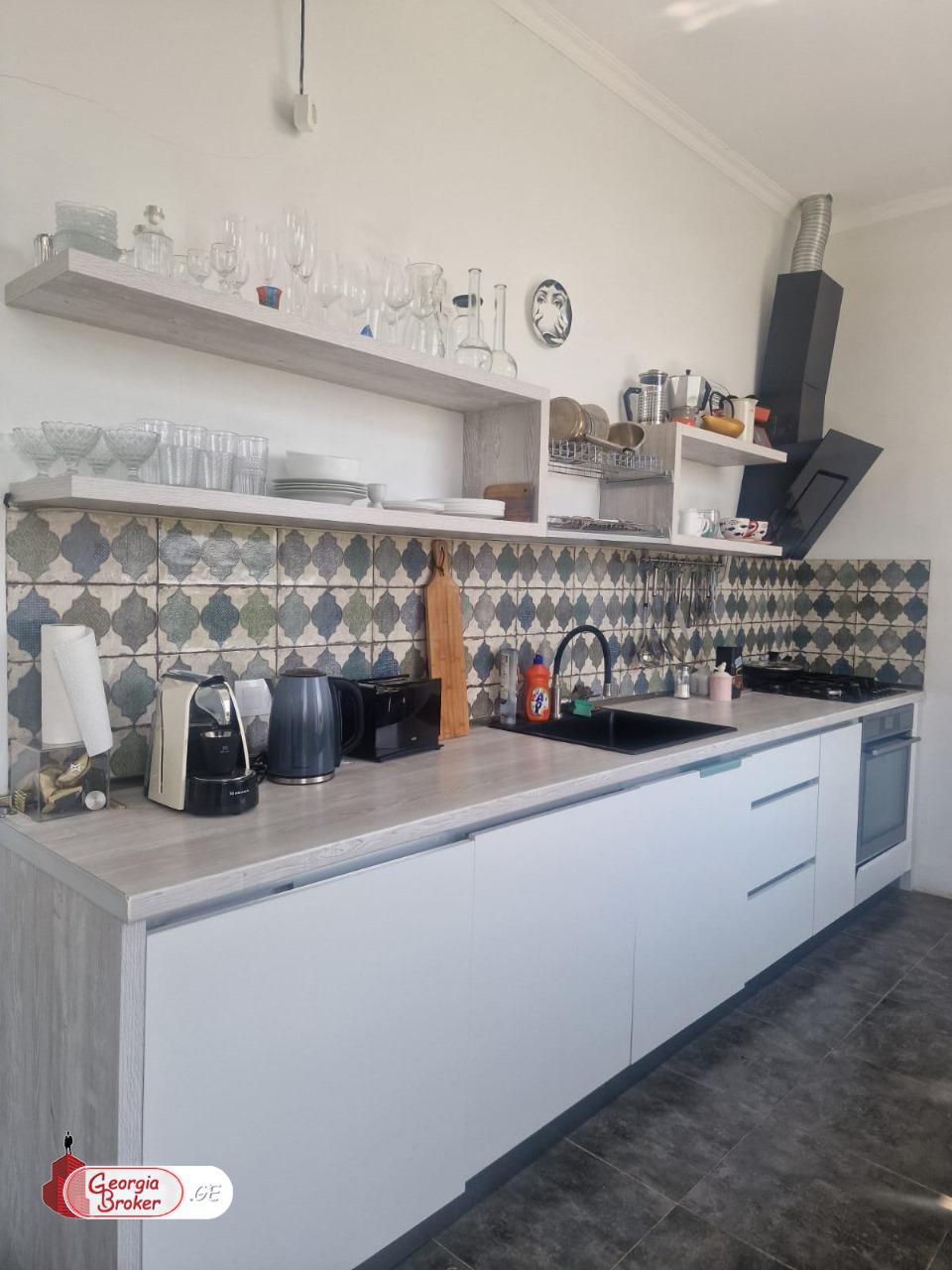 ქირავდება ახალი გარემონტებული 5 ოთახიანი სახლი საგურამოში